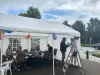 Tent opbouwen voor het jaarlijks buurtfeest